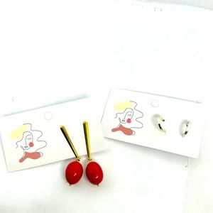 2  pairs of‎ Earrings